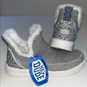 Hey Dude Womens 9 Camden Brushed Cozy gray white Shoes high furry bootie  NWT